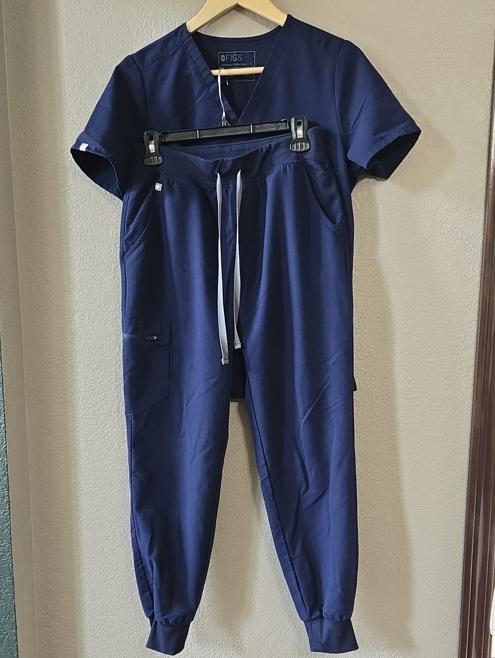 Figs Navy Women's Drawstring Jogger Scrub Pants And One Pocket Top